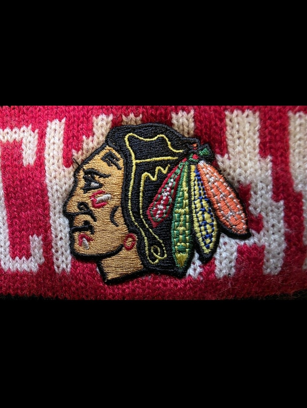 Chicago Blackhawks NHL Reebok Faceoff Collection Lined Beanie Hat with Pom Pom - Picture 7 of 7